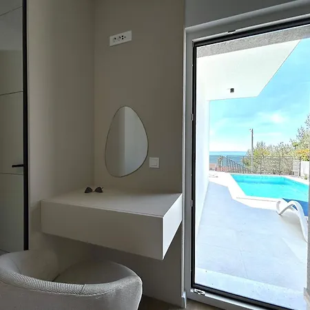 Petar With Pool And Sea View Makarska