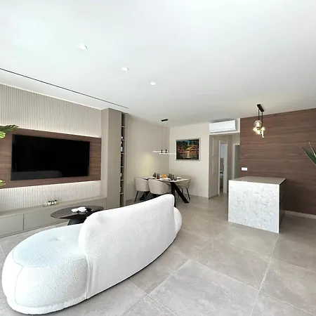 Apartment Petar With Pool And Sea View Makarska