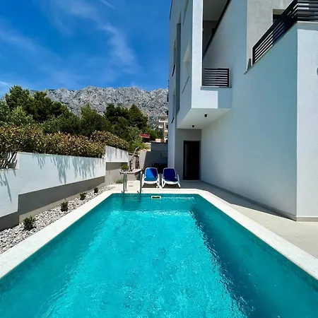 Petar With Pool And Sea View Apartment *