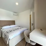 Petar - Private Heated Pool And Sea View Apartament *